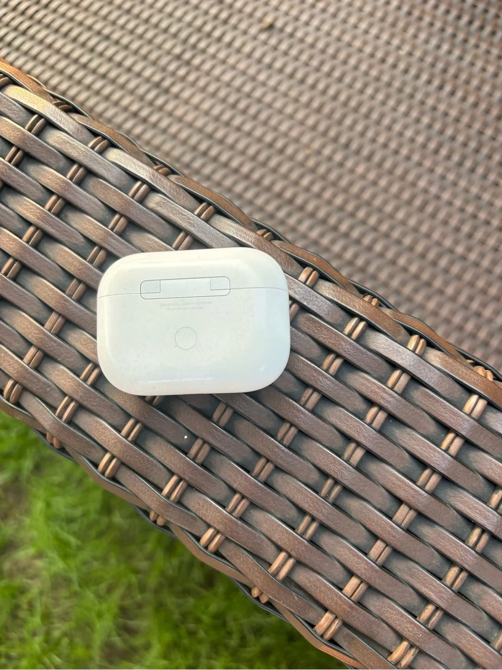 White True Wireless Earbuds with Charging Case - Sleek Wireless Audio